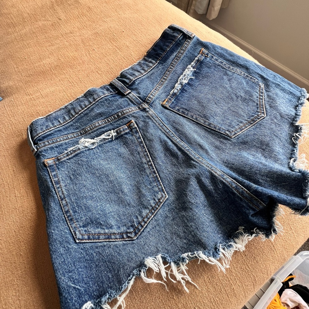 abercrombie high rise mom short